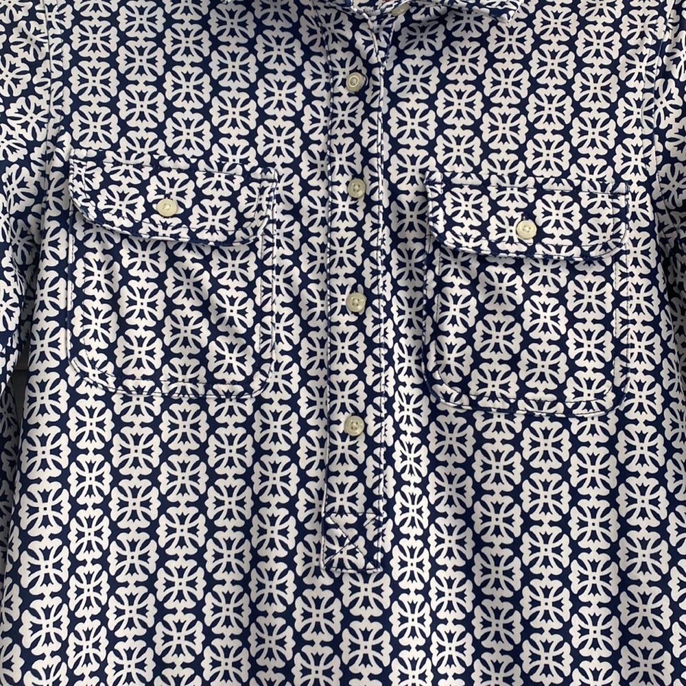 LIKE NEW VINEYARD VINES POLYESTER DRESS. - Picture 5 of 8